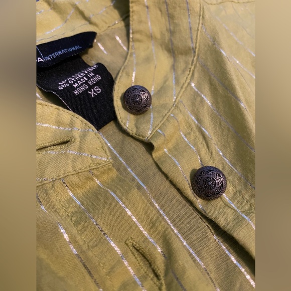 Green and silver pinstriped Button down blouse - Picture 4 of 7